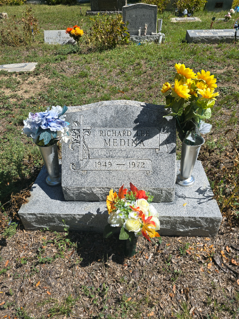 Flower delivery for Richard Lee Medina