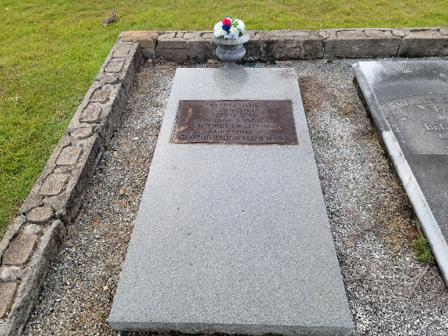 Flower delivery for Berry Hyde