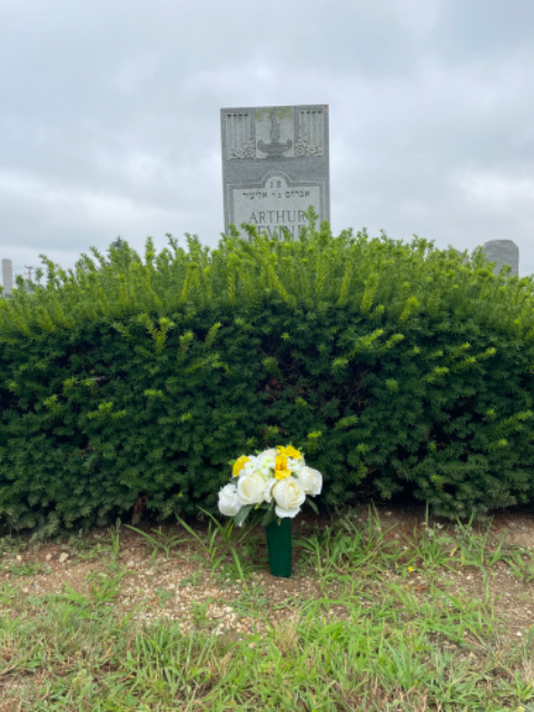 Flower delivery for Arthur Levine