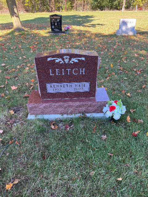 Flower delivery for Kenneth Neil Leitch
