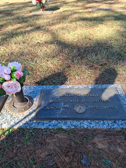 Flower delivery for Linda D. Wiley