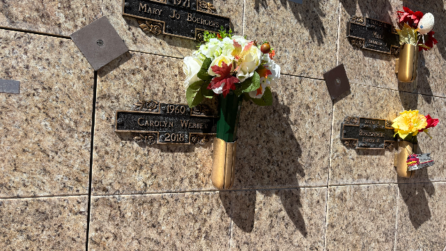 Flower delivery for Carolyn Webber