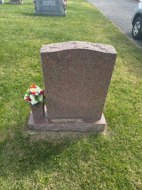 Flower delivery for Sue Seccurro