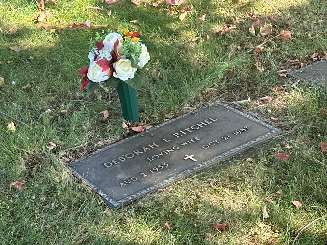 Flower delivery for Deborah L Ritchel