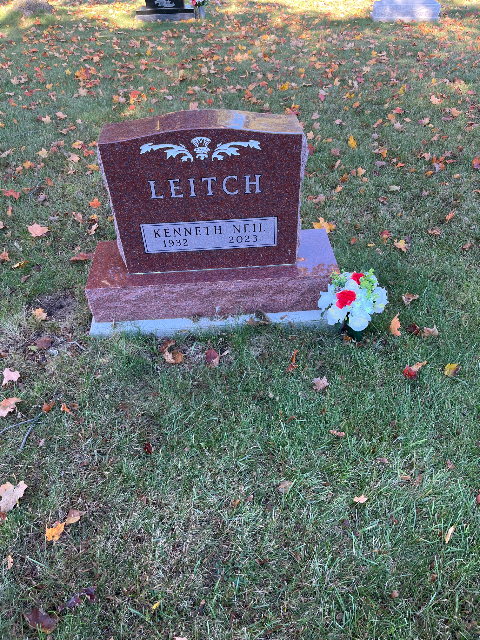 Flower delivery for Kenneth Neil Leitch