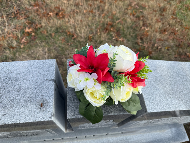 Flower delivery for Donald J & Mary F Henley
