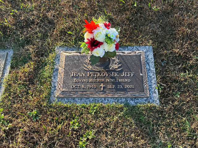 Flower delivery for Jean Petkovsek Jeff