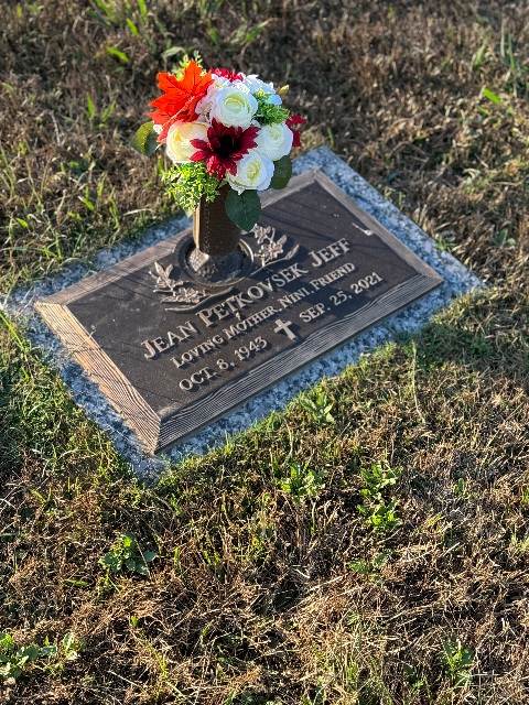 Flower delivery for Jean Petkovsek Jeff