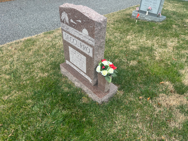 Flower delivery for Sue Seccurro