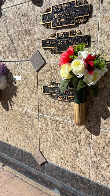 Flower delivery for Carolyn Webber