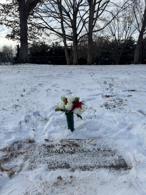 Flower delivery for Thelma Ruth/Heitsenrether Clarke
