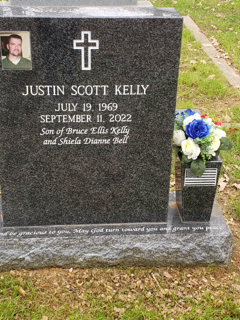 Flower delivery for Justin Scott Kelly