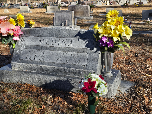 Flower delivery for Arthur Arellano Medina