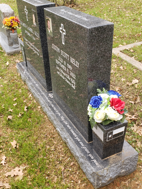 Flower delivery for Justin Scott Kelly