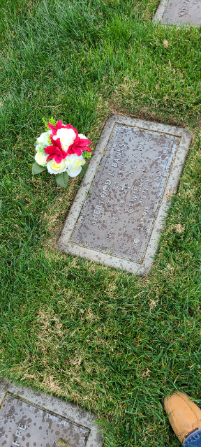 Flower delivery for Sherwood L Banks