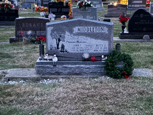 Flower delivery for Betty Jo (Kennedy) Middleton