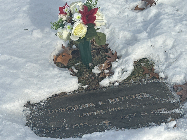Flower delivery for Deborah L Ritchel