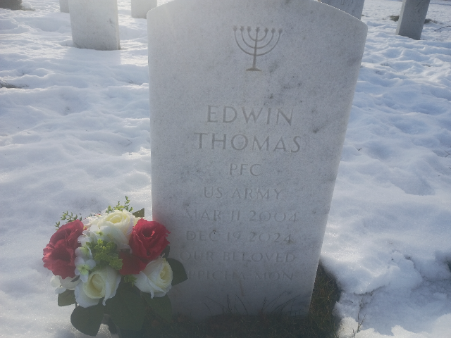 Flower delivery for Edwin Thomas