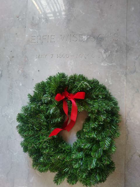 Flower delivery for Iphigene Miriam Ochs