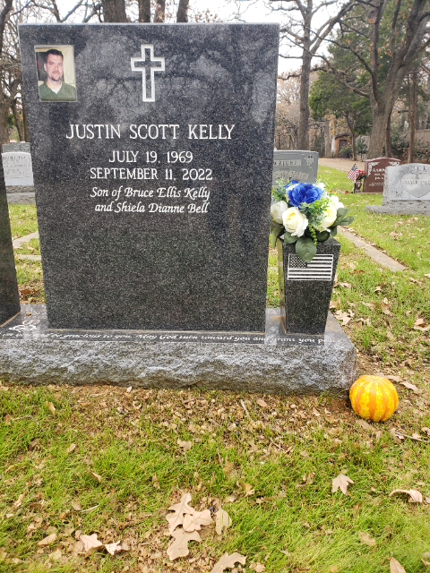 Flower delivery for Justin Scott Kelly