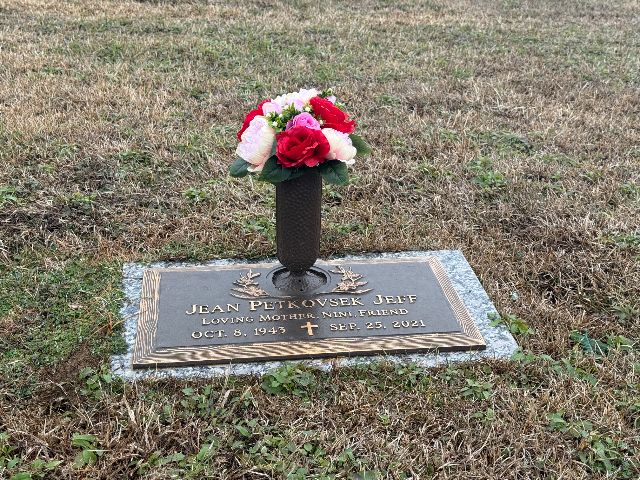 Flower delivery for Jean Petkovsek Jeff