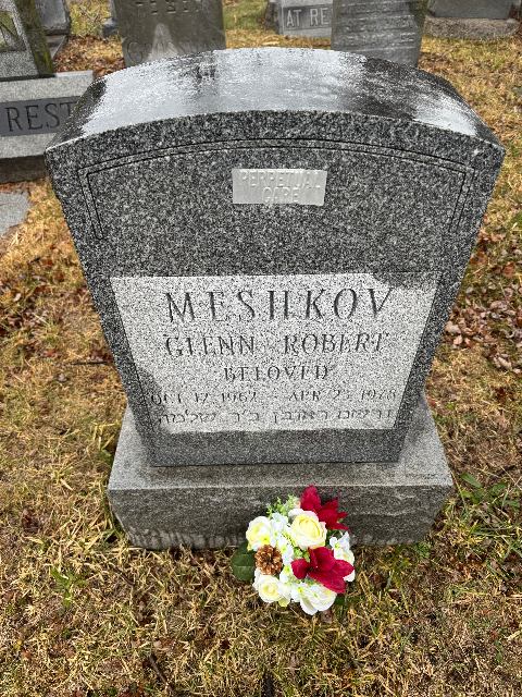 Flower delivery for Glenn Robert Meshkov