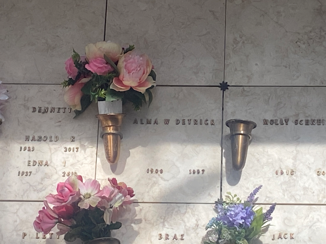 Flower delivery for Alma Wilhelmina Detrick