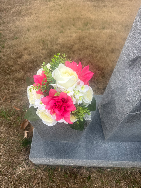Flower delivery for Tammy Lynn / Dotson Orr