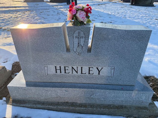 Flower delivery for Donald J & Mary F Henley