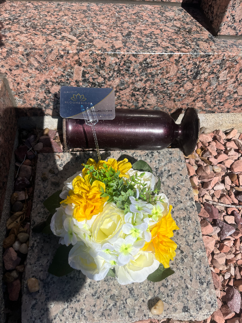 Flower delivery for Karen Anne Carpenter