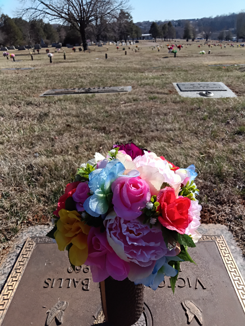 Flower delivery for Victoria Ballis