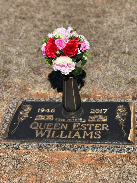 Flower delivery for Queen Ester Williams