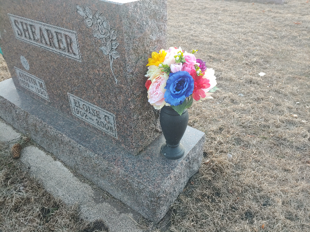 Flower delivery for Eloise Clair Shearer