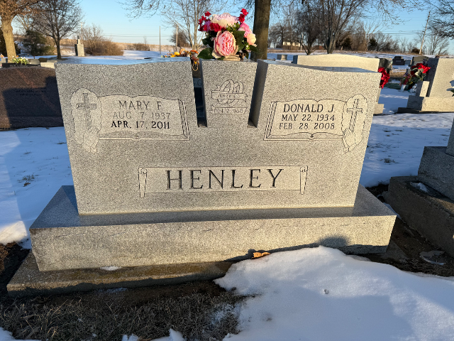 Flower delivery for Donald J & Mary F Henley