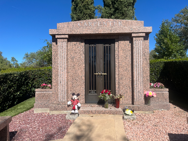 Flower delivery for Karen Anne Carpenter