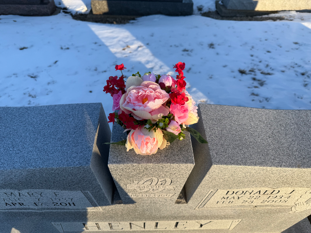 Flower delivery for Donald J & Mary F Henley