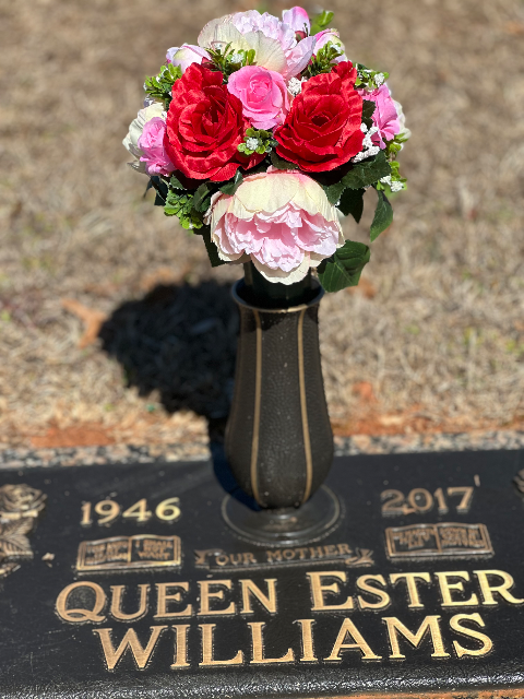 Flower delivery for Queen Ester Williams