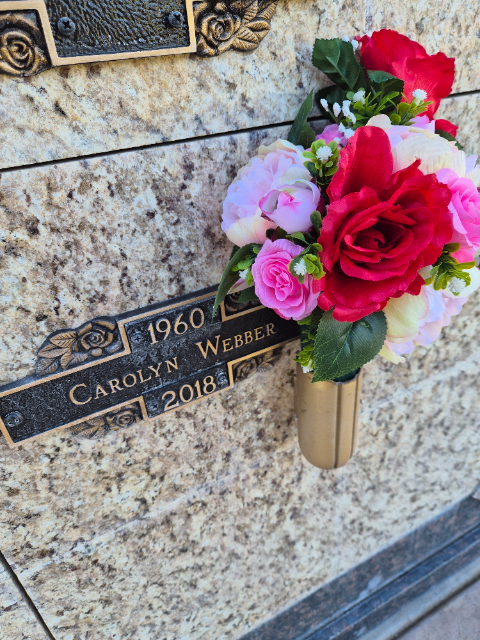 Flower delivery for Carolyn Webber