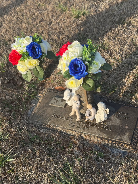 Flower delivery for Robert Thomas Bell