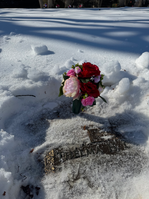 Flower delivery for Thelma Ruth/Heitsenrether Clarke