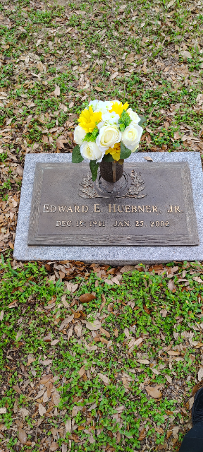Flower delivery for Edward Eddie Huebner