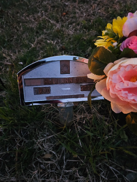 Flower delivery for Hali Ann Yun