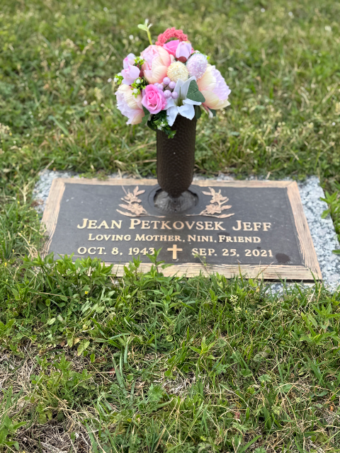 Flower delivery for Jean Petkovsek Jeff