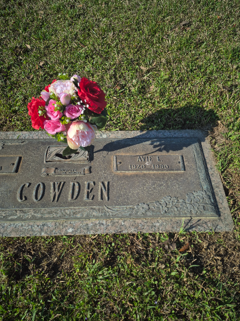 Flower delivery for Avie Lou Cowden