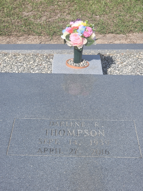 Flower delivery for Darlene Thompson