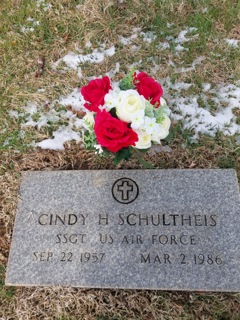 Flower delivery for Cindy Lou Hart Schultheis