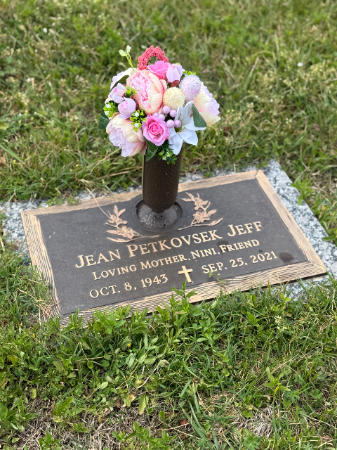 Flower delivery for Jean Petkovsek Jeff