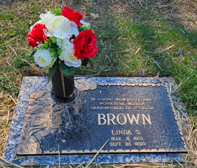 Flower delivery for Linda Sue Brown