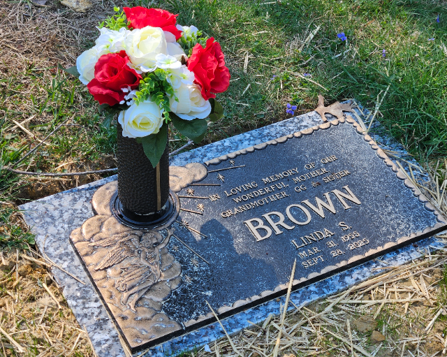 Flower delivery for Linda Sue Brown