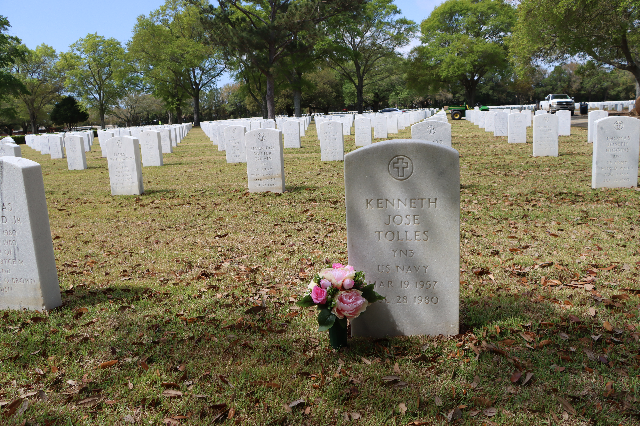 Flower delivery for Kenneth Jose Tolles
